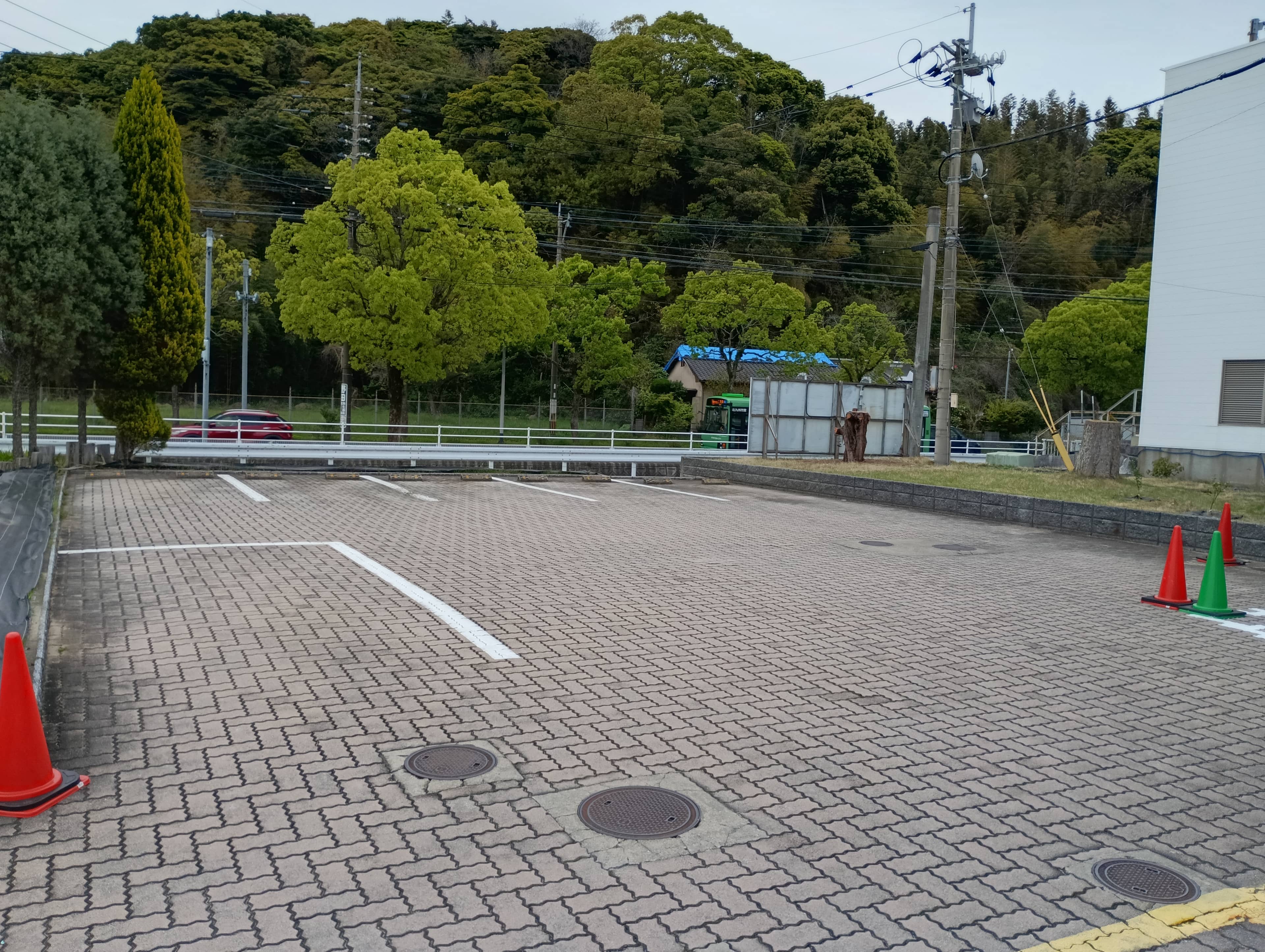 屋外 キッチンカーの出店に最適なゴルフ練習場の屋外催事イベントスペース