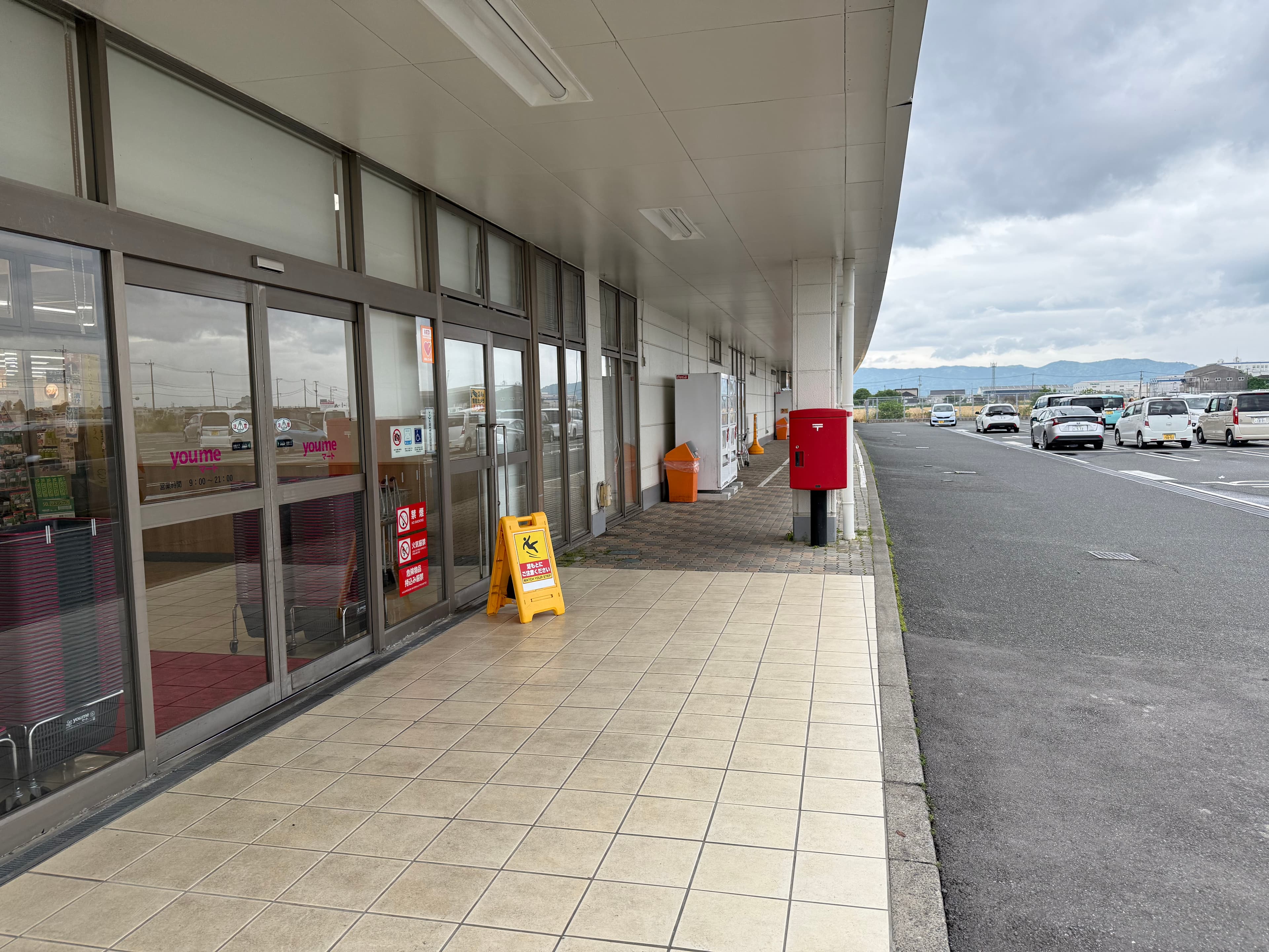 屋外軒先 キッチンカーや販促プロモーションにおすすめな催事イベントスペース2