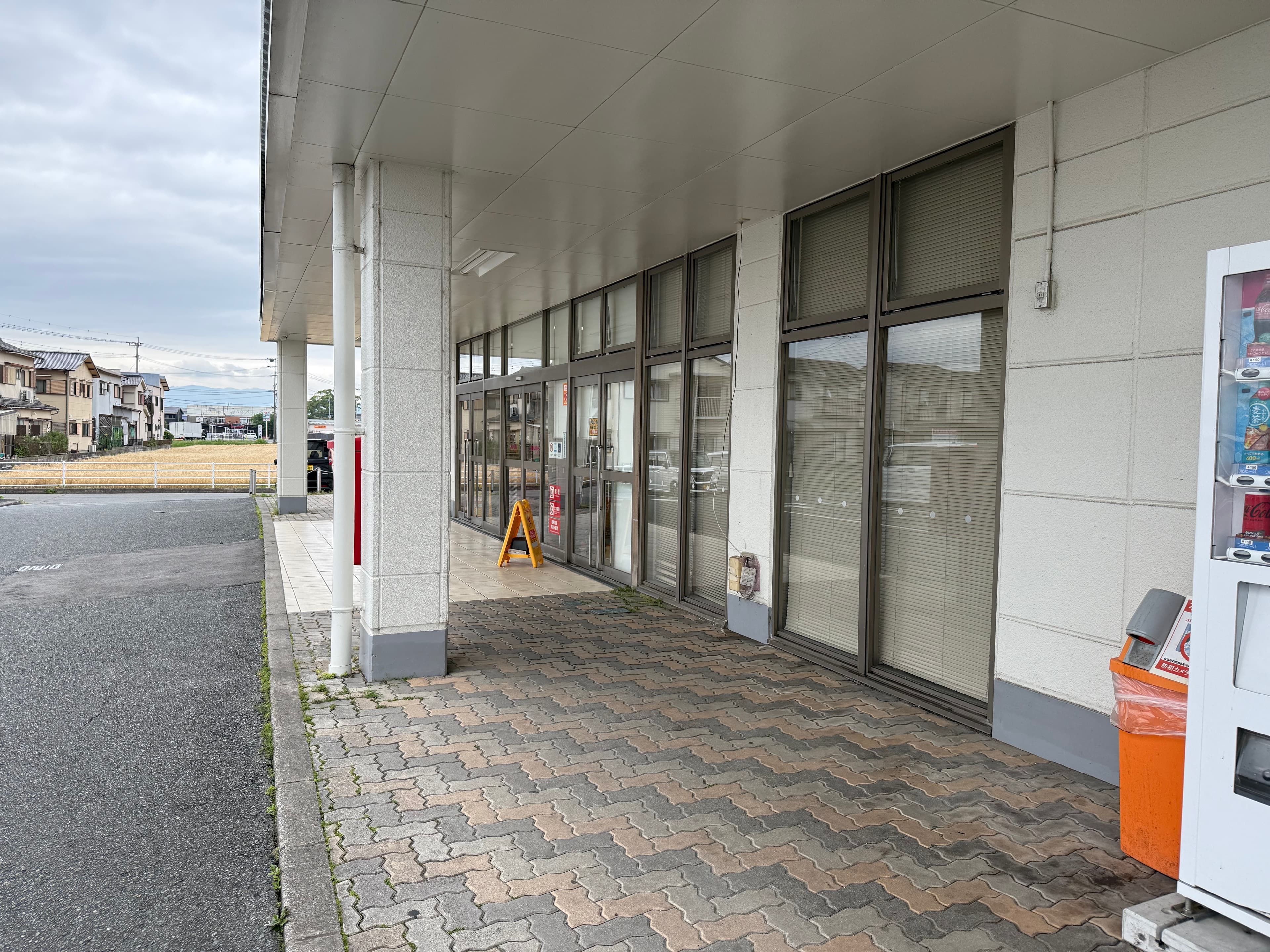 屋外軒先 キッチンカーや販促プロモーションにおすすめな催事イベントスペース1