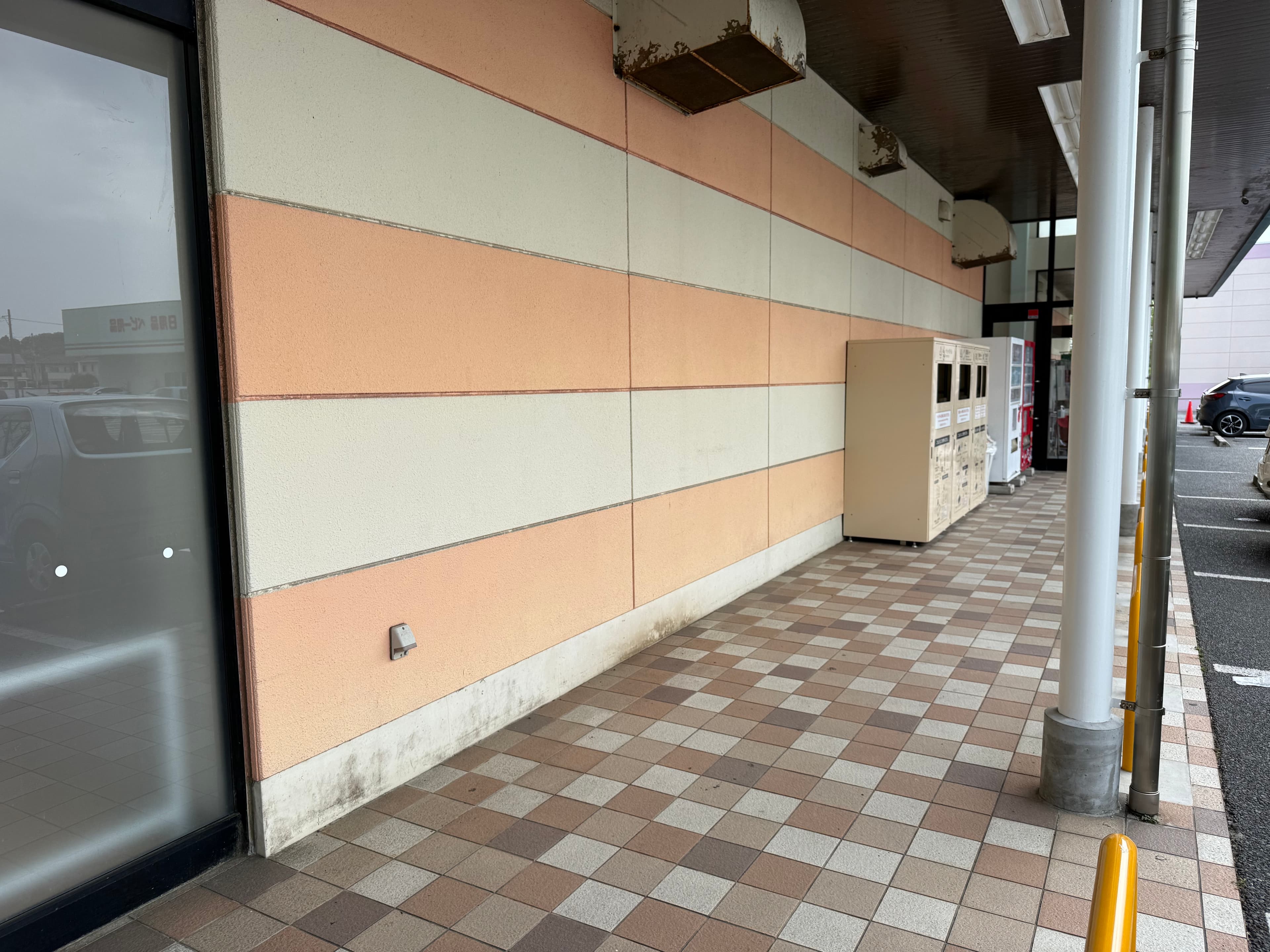 屋外軒先 キッチンカーや物販・販促プロモーションにおすすめな催事イベントスペース1