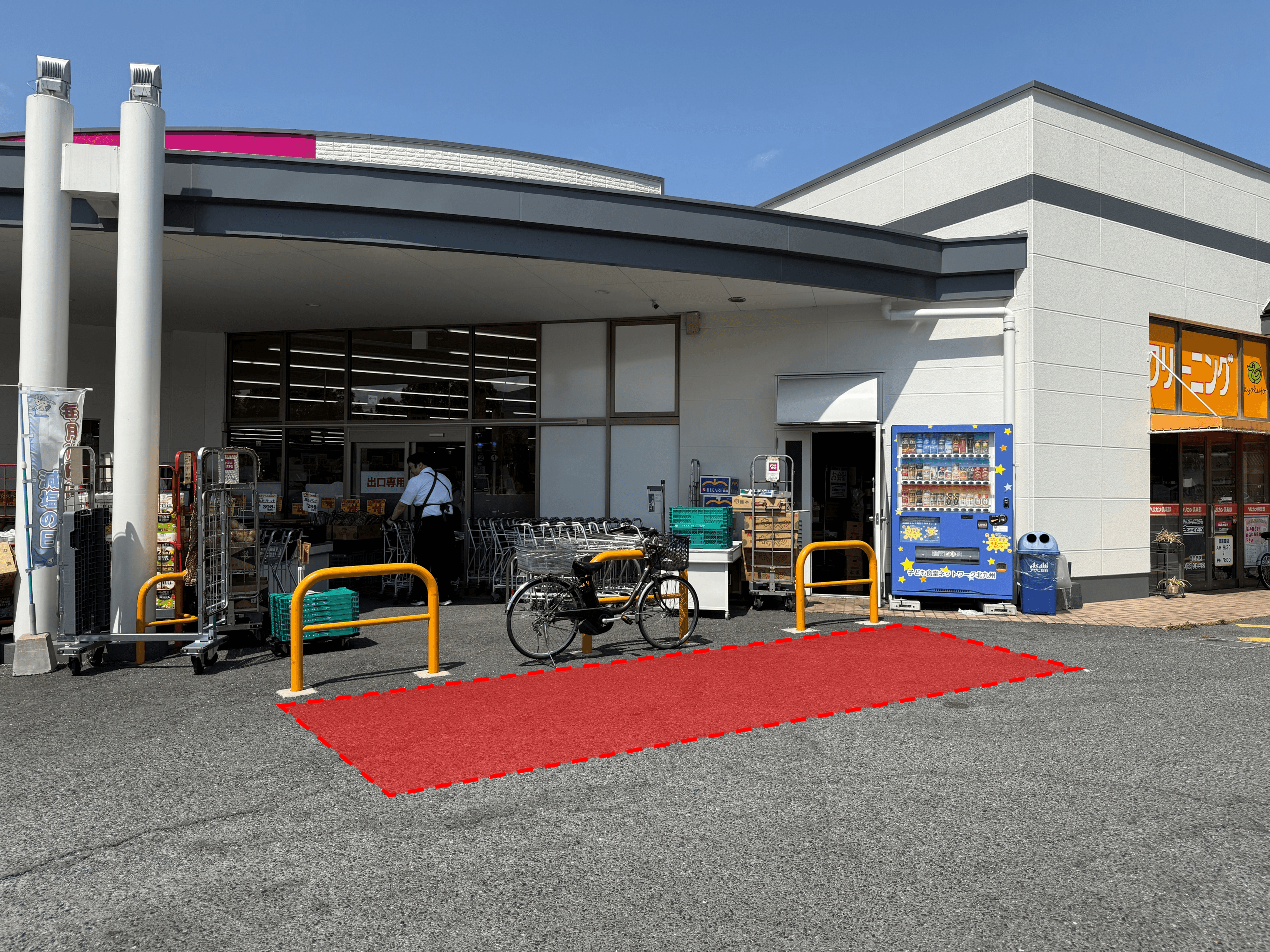 屋外駐車場前 キッチンカーや販促プロモーションにおすすめな催事イベントスペース