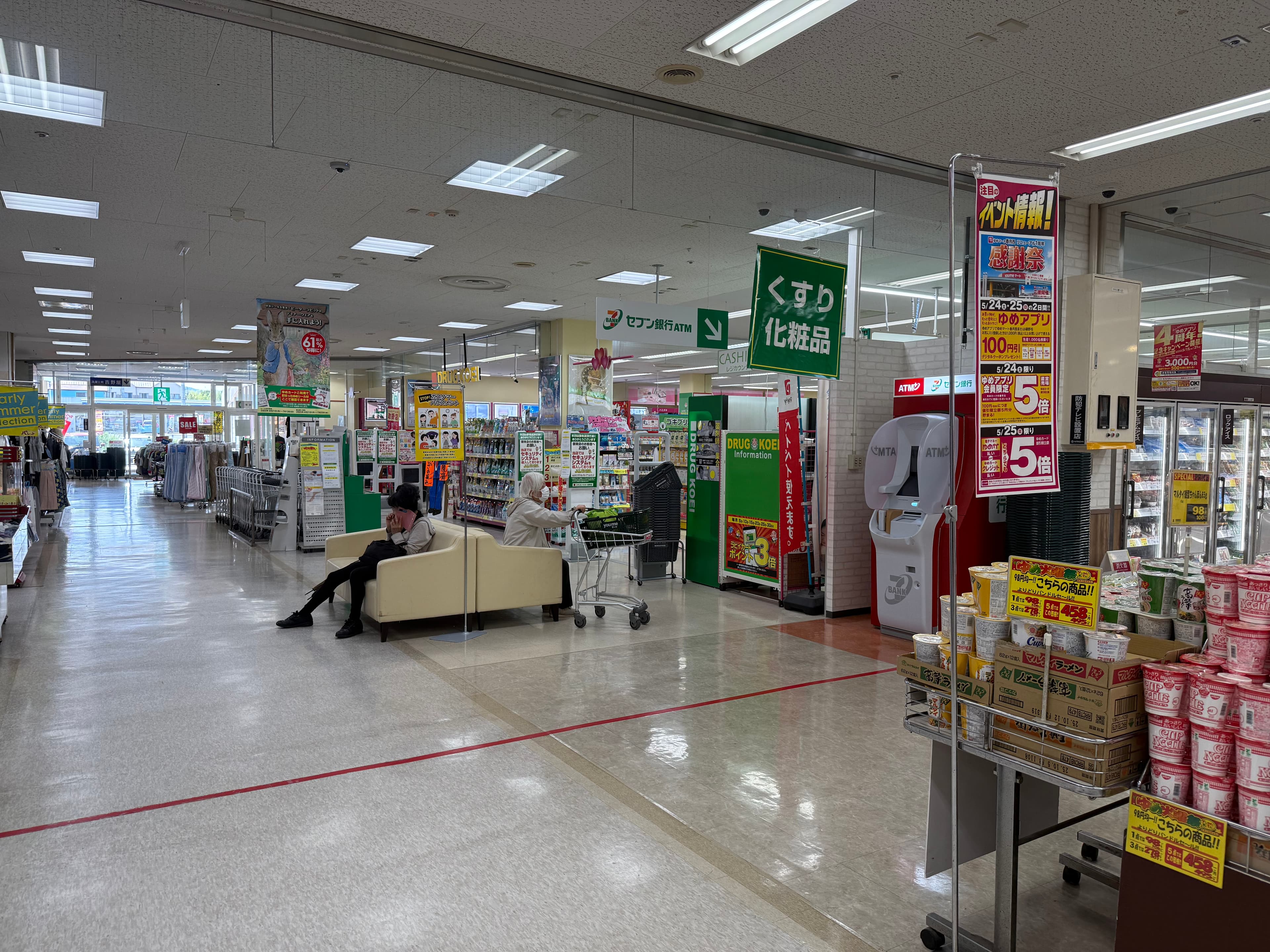 店内中央 販促プロモーションや物販のポップアップストアにおすすめな催事イベントスペース1