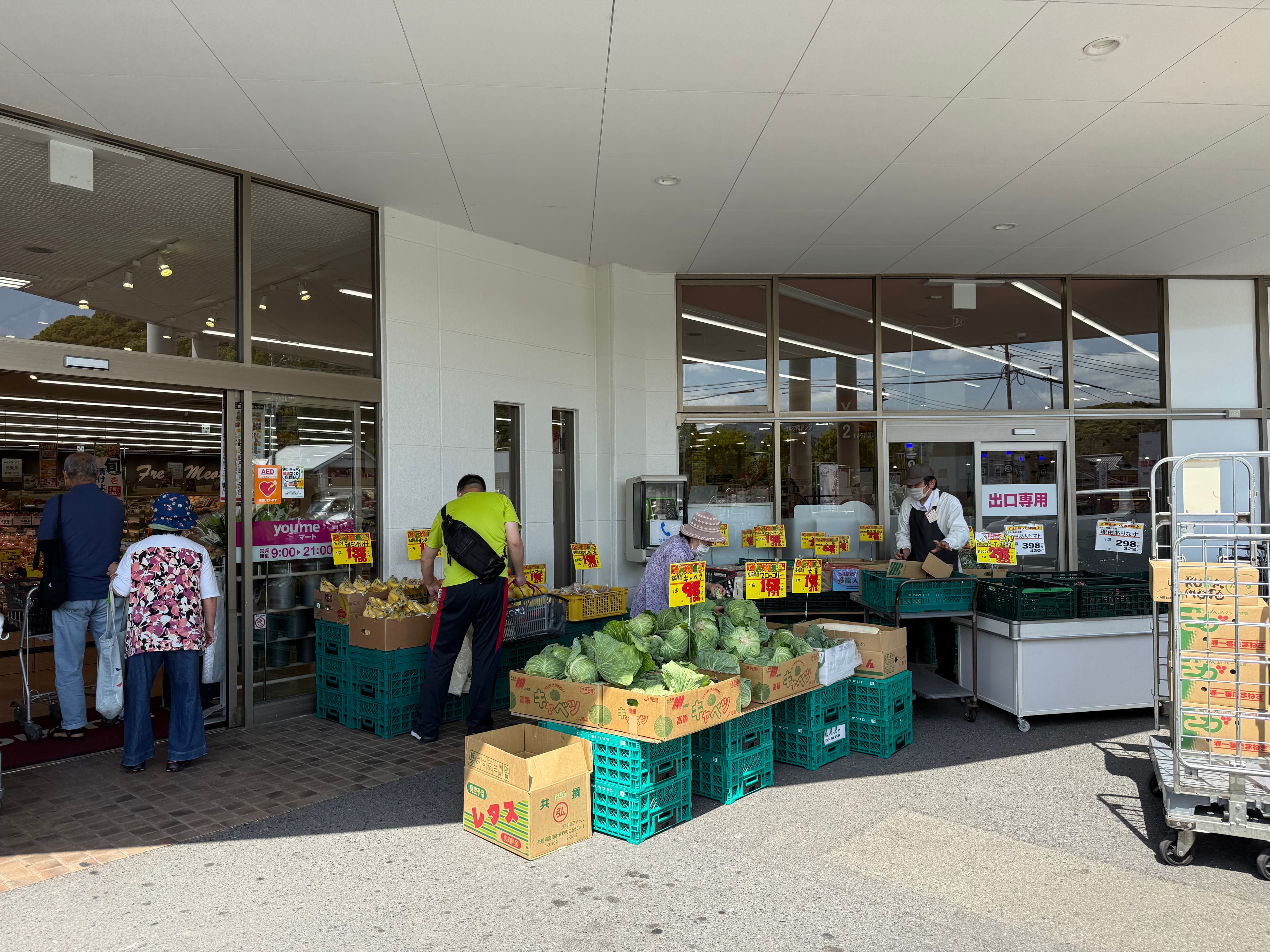 屋外軒先(入口横) 販促プロモーションにおすすめな催事イベントスペース1