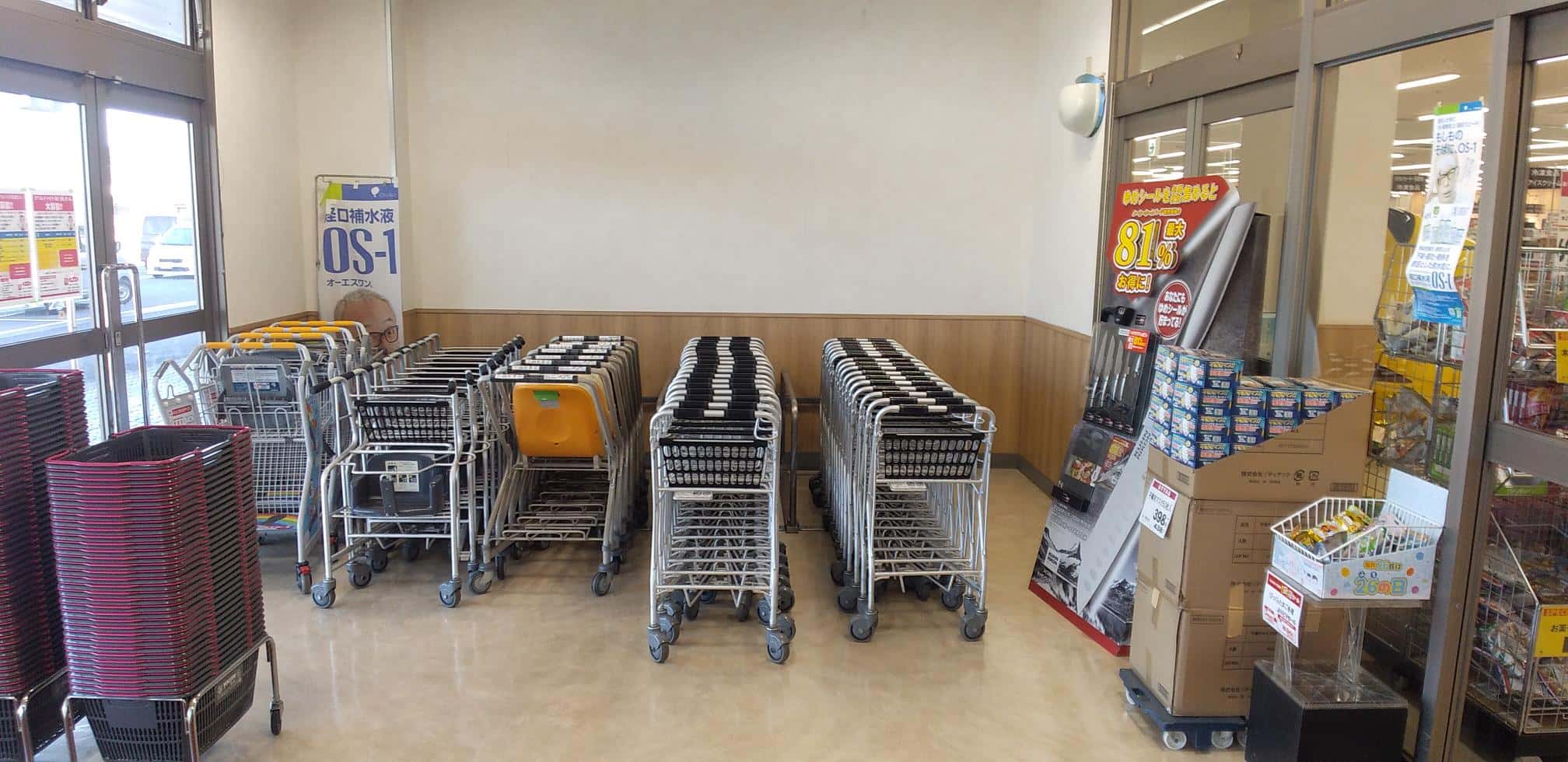 風除室(クリーニング側) 販促プロモーションや物販のポップアップストアにおすすめな催事イベントスペース