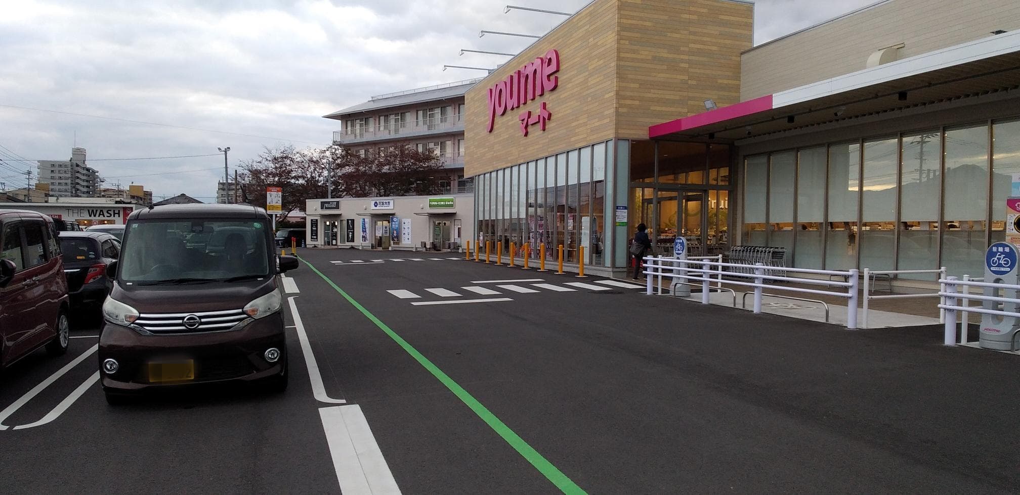 屋外軒先(入口横) 物販、食物販や販促プロモーションにおすすめな催事イベントスペース1